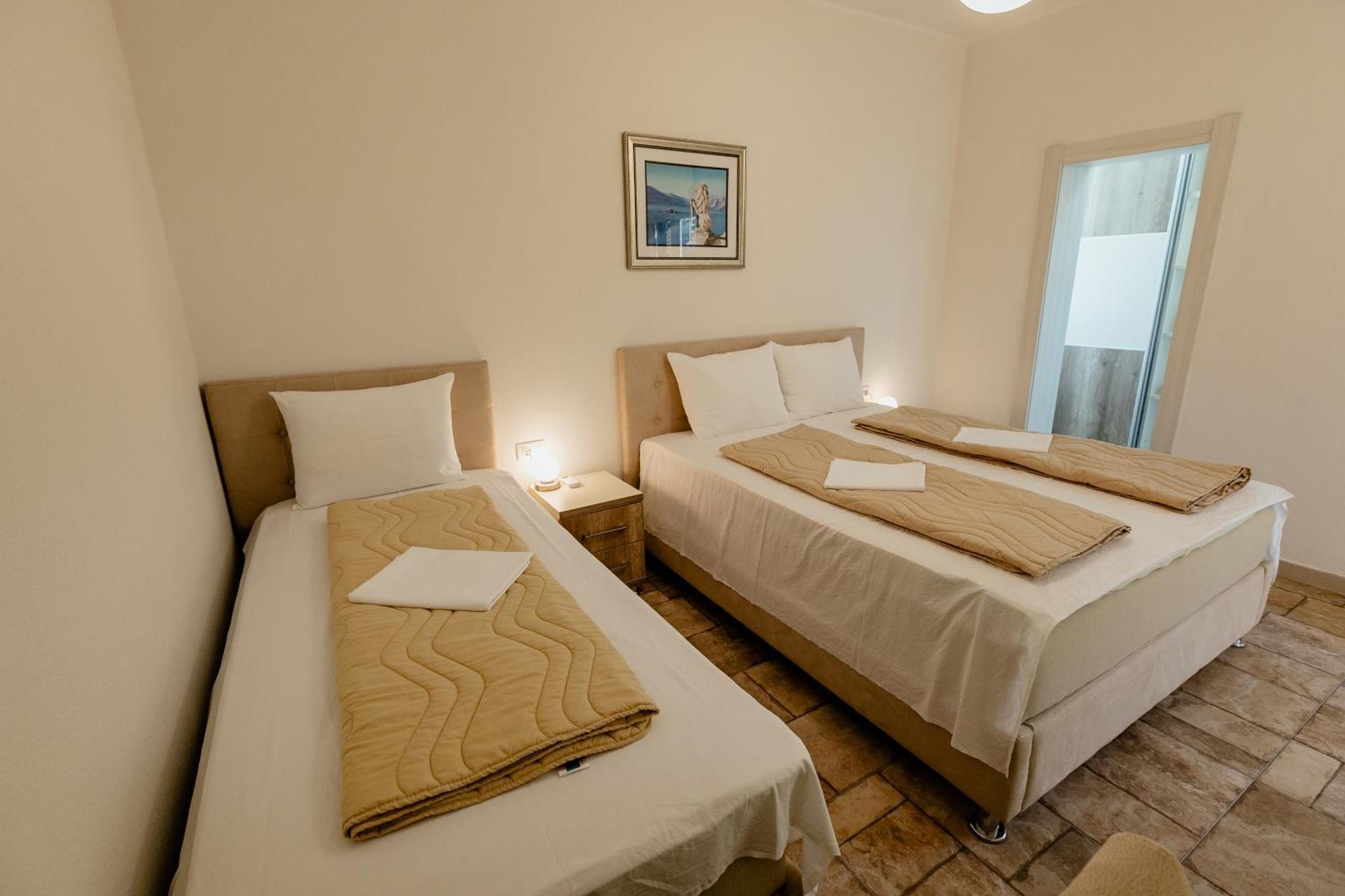 Bobana Apartments Дони-Моринь Экстерьер фото