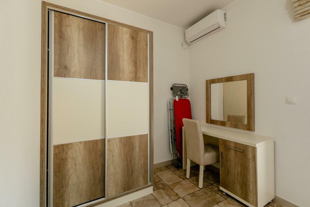 Bobana Apartments Дони-Моринь Экстерьер фото